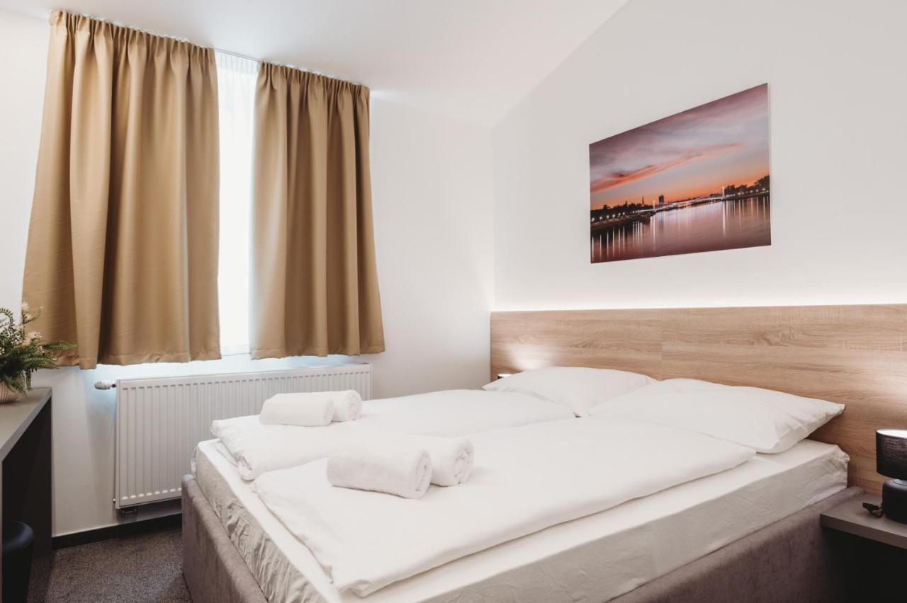 Hotel Bells Osijek Extérieur photo