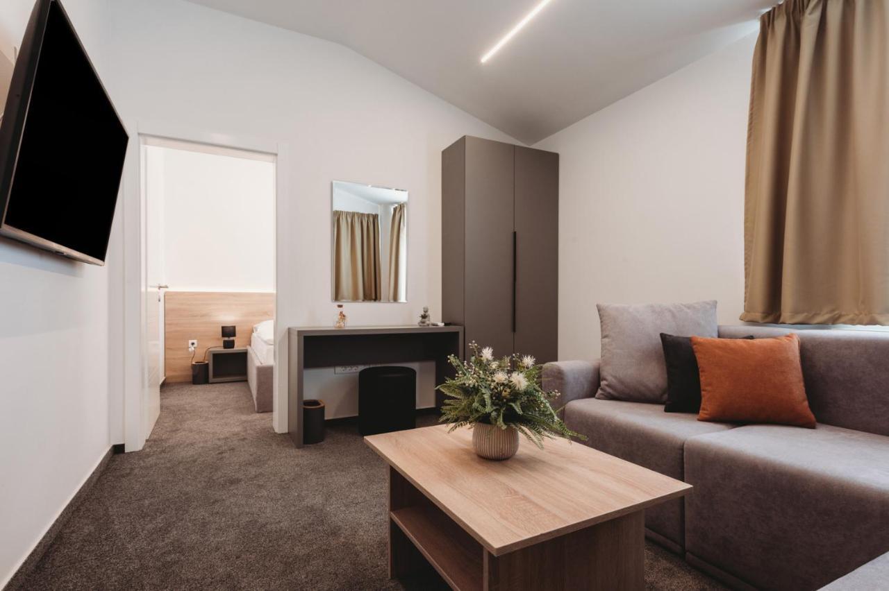 Hotel Bells Osijek Extérieur photo