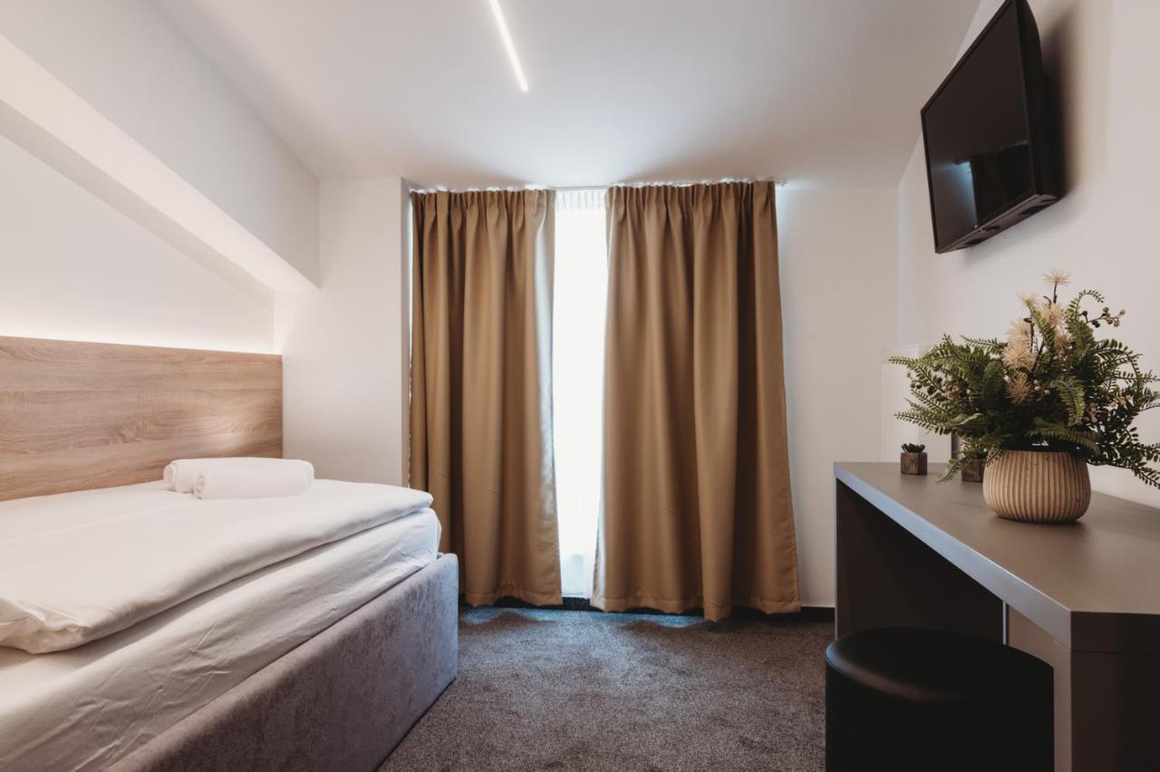 Hotel Bells Osijek Extérieur photo